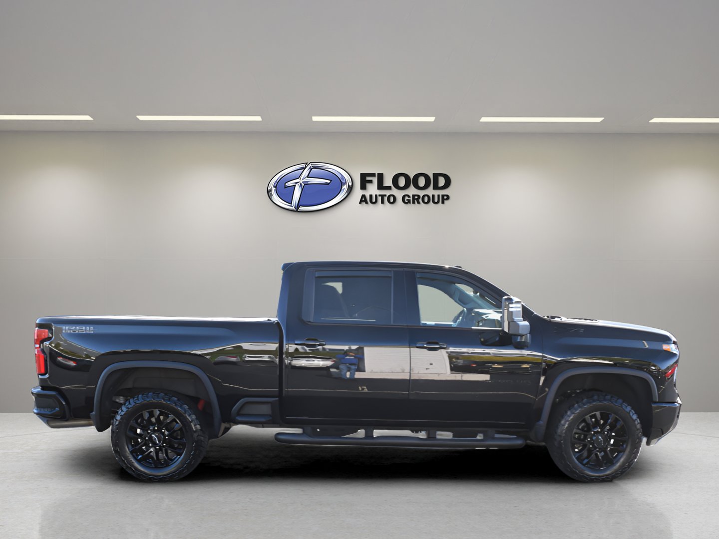 Used 2025 Chevrolet Silverado 2500 LTZ w/ LTZ Plus Package AWD/4WD image 3