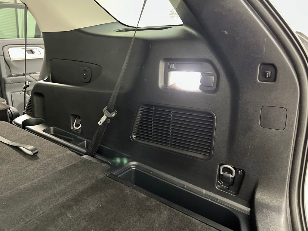Used 2025 Ford Explorer Active image 38