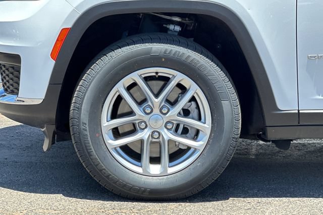 Certified 2024 Jeep Grand Cherokee L Laredo AWD/4WD image 26