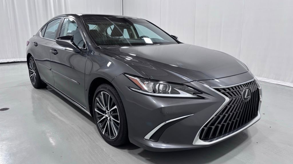 Used 2023 Lexus ES 350 Luxury w/ Accessory Package (Z1) image 4