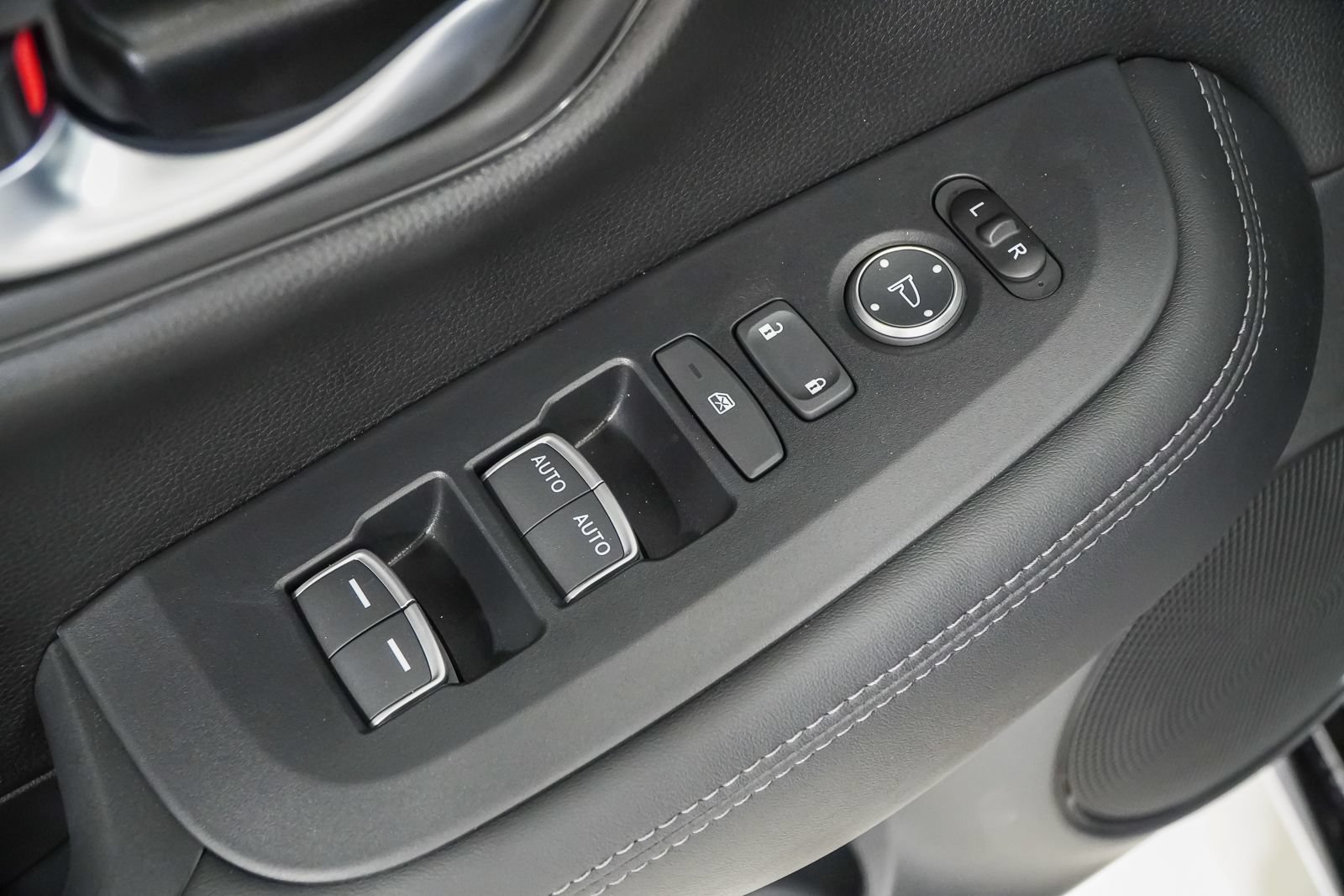 New 2027 Honda HR-V EX-L image 15