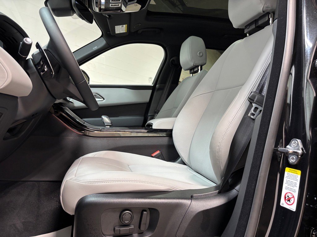 New 2026 Land Rover Range Rover Velar S image 23