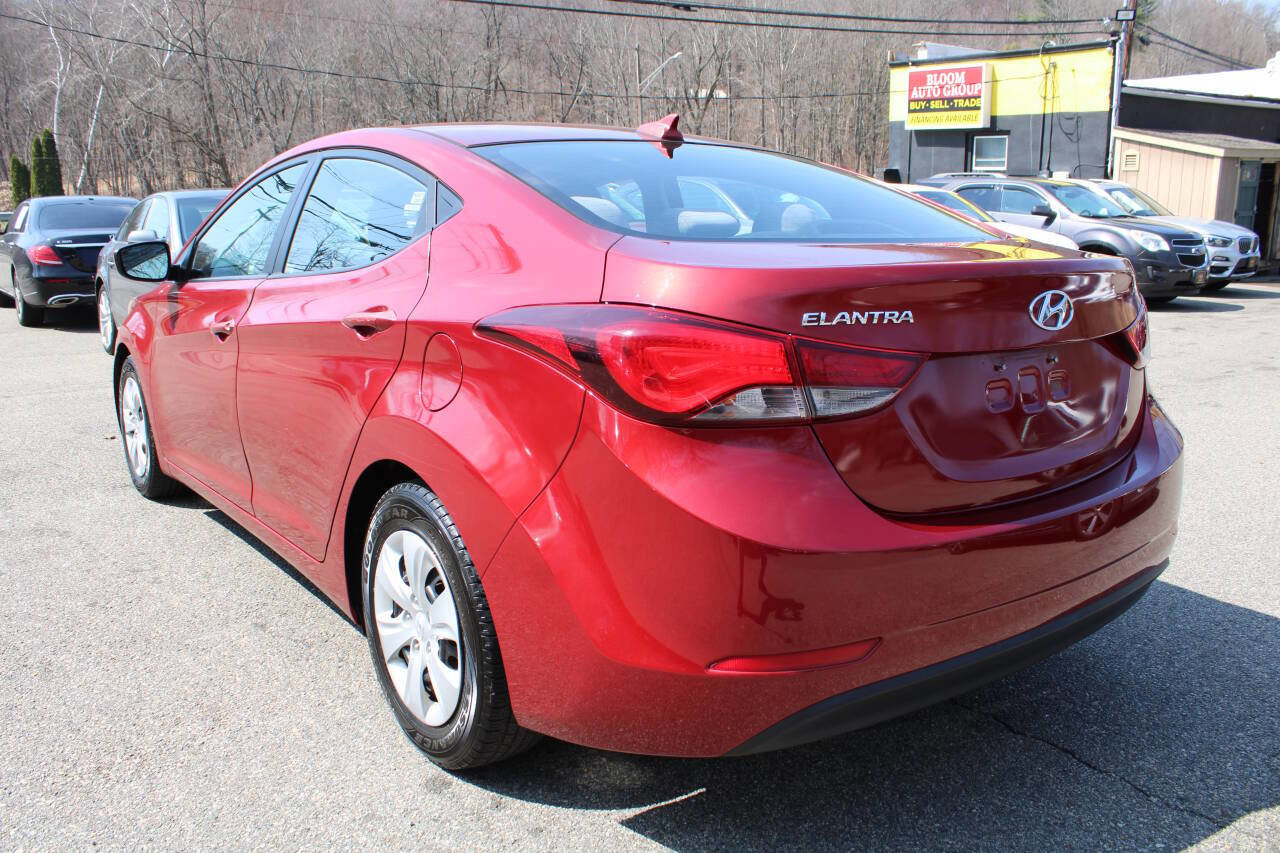 Used 2016 Hyundai Elantra SE image 10