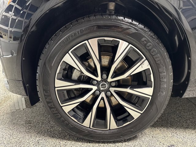 Used 2023 Volvo XC60 B5 Plus AWD/4WD image 4