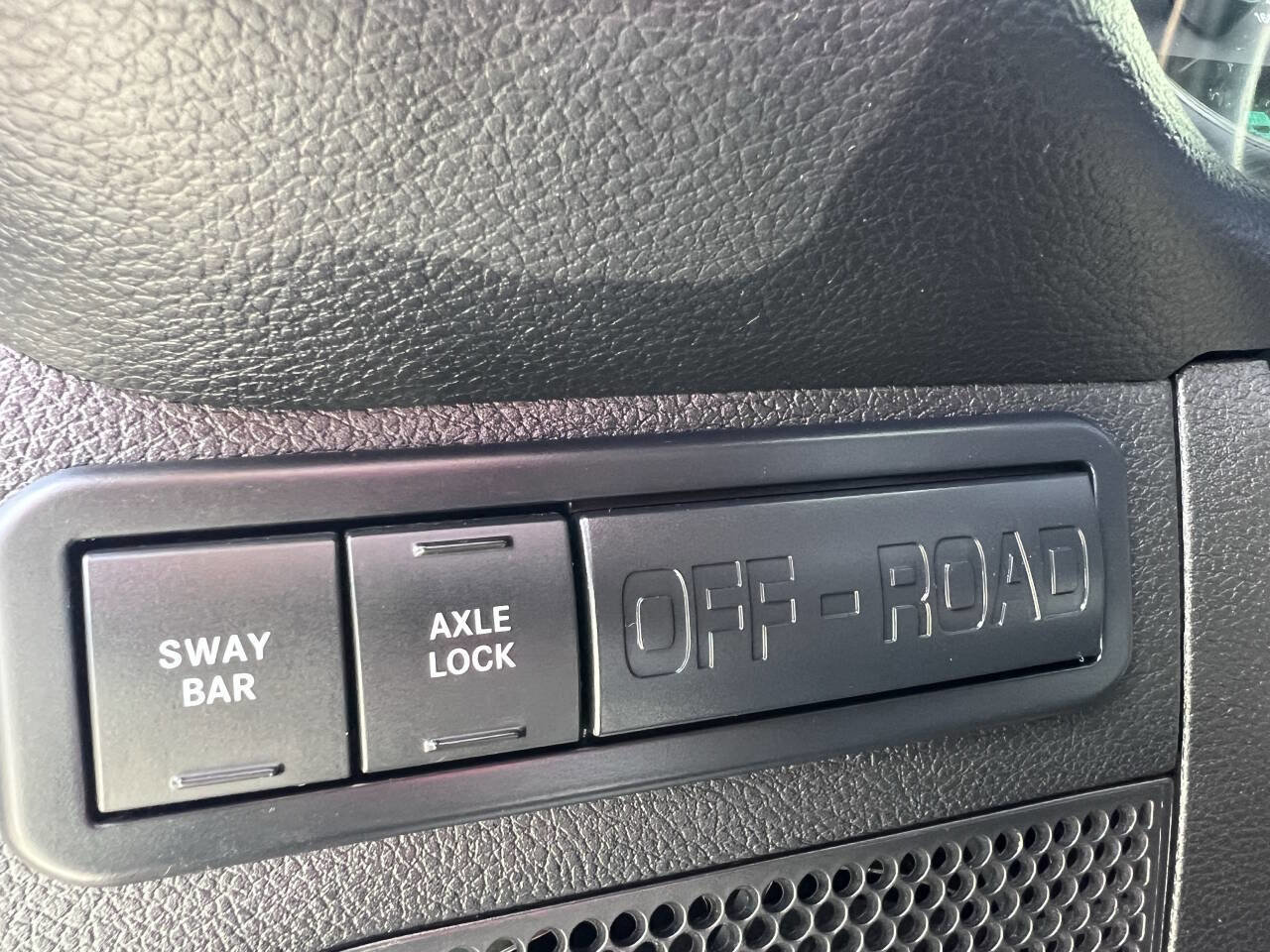 Used 2014 Jeep Wrangler Unlimited Rubicon w/ Connectivity Group image 19