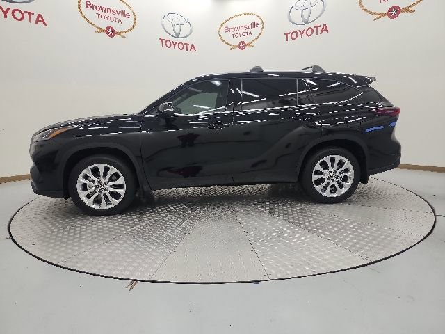 Certified 2025 Toyota Highlander Limited AWD/4WD image 5