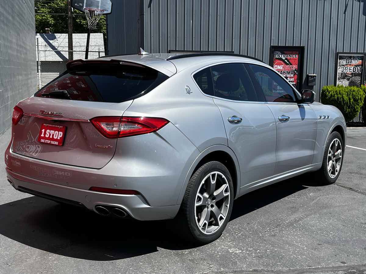 Used 2017 Maserati Levante S AWD/4WD image 6