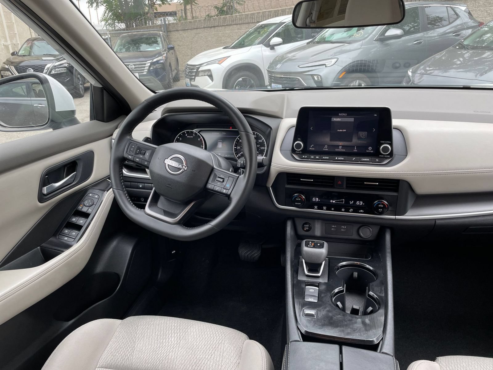 Used 2025 Nissan Rogue SV FWD image 36
