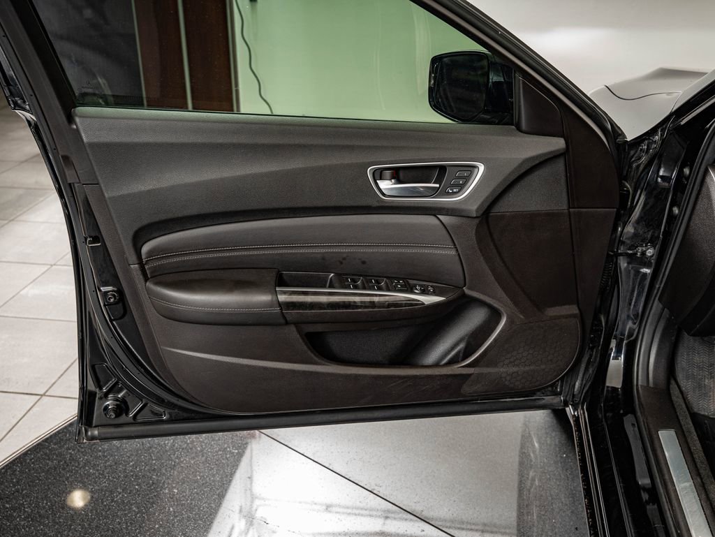 Used 2018 Acura TLX V6 image 17