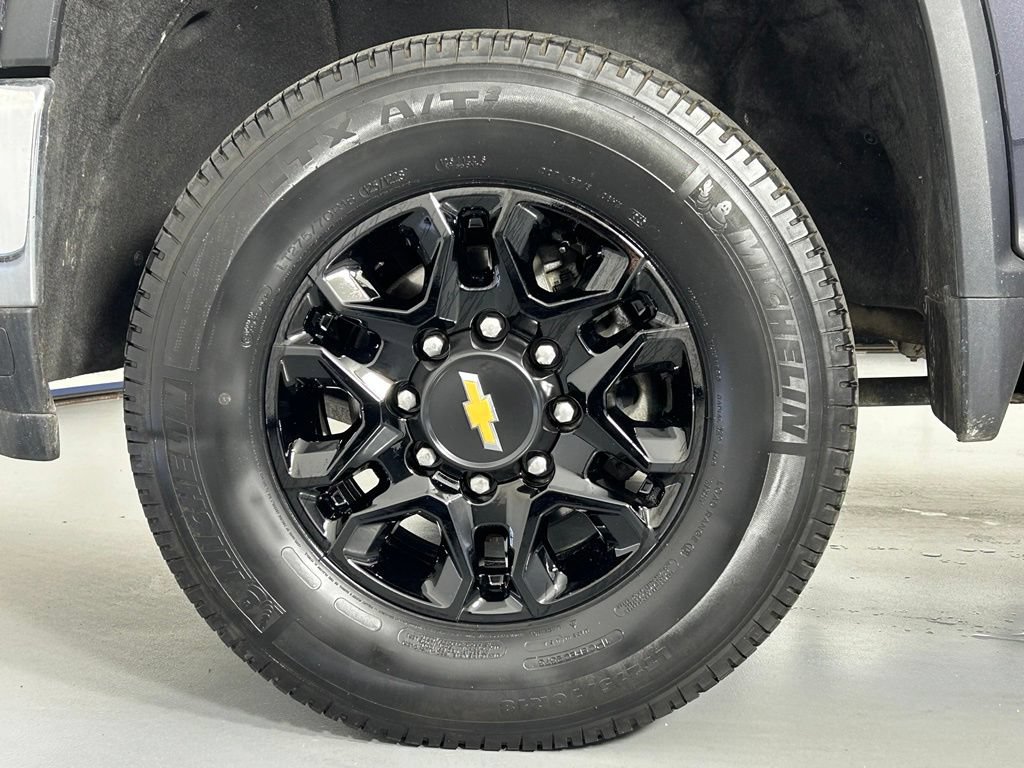 Used 2024 Chevrolet Silverado 3500 LT w/ Z71 Off-Road Package AWD/4WD image 33