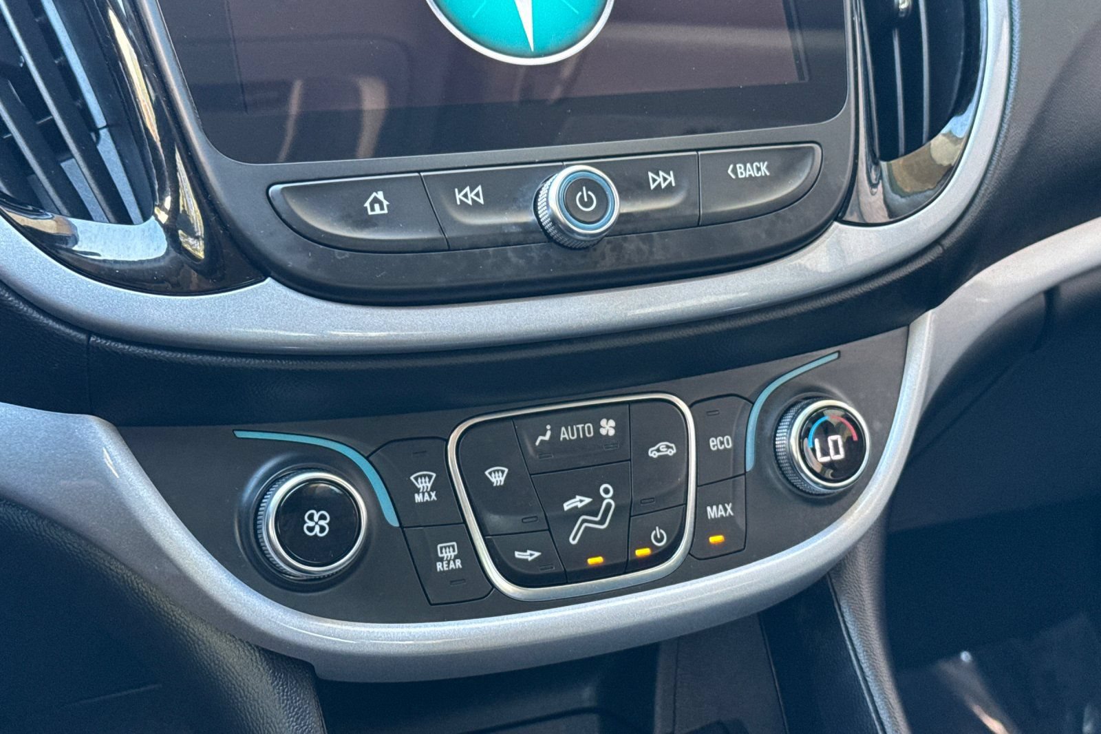 Used 2017 Chevrolet Volt LT FWD image 30