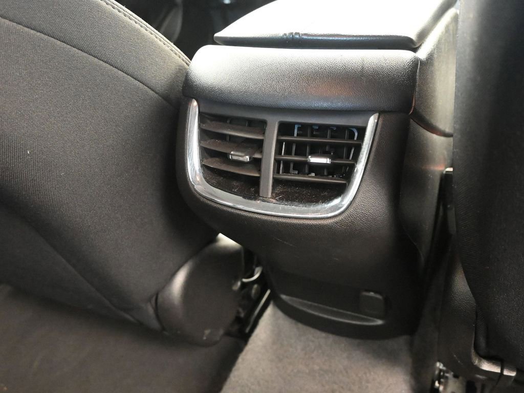 Used 2023 Chevrolet Malibu LT image 16