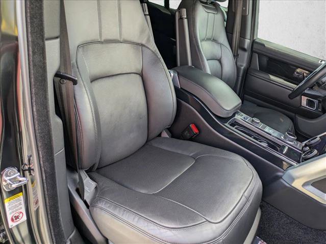 Used 2020 Land Rover Range Rover HSE image 19
