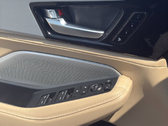 Used 2025 Acura MDX w/ Technology Package AWD/4WD image 13