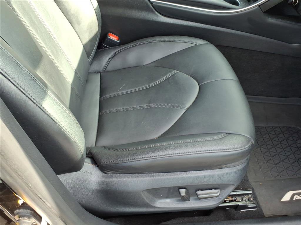 Used 2019 Toyota Avalon XLE w/ Moonroof Package FWD image 17