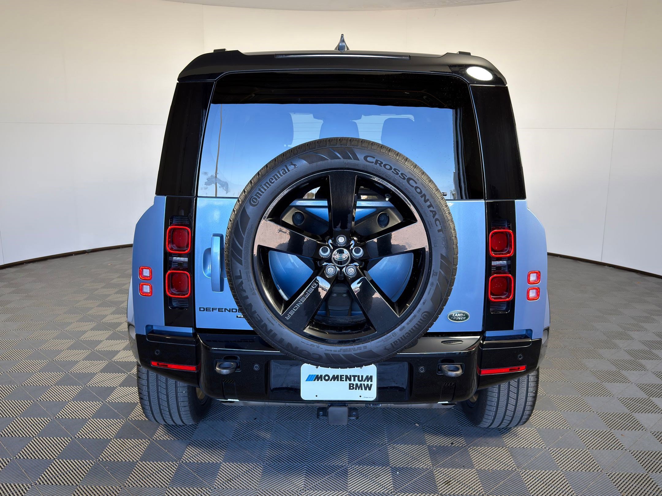 Used 2022 Land Rover Defender 110 X-Dynamic SE image 8