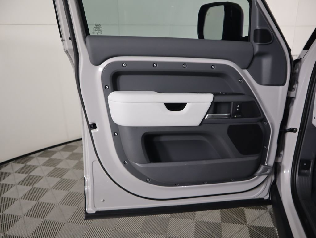 New 2026 Land Rover Defender 110 S image 25