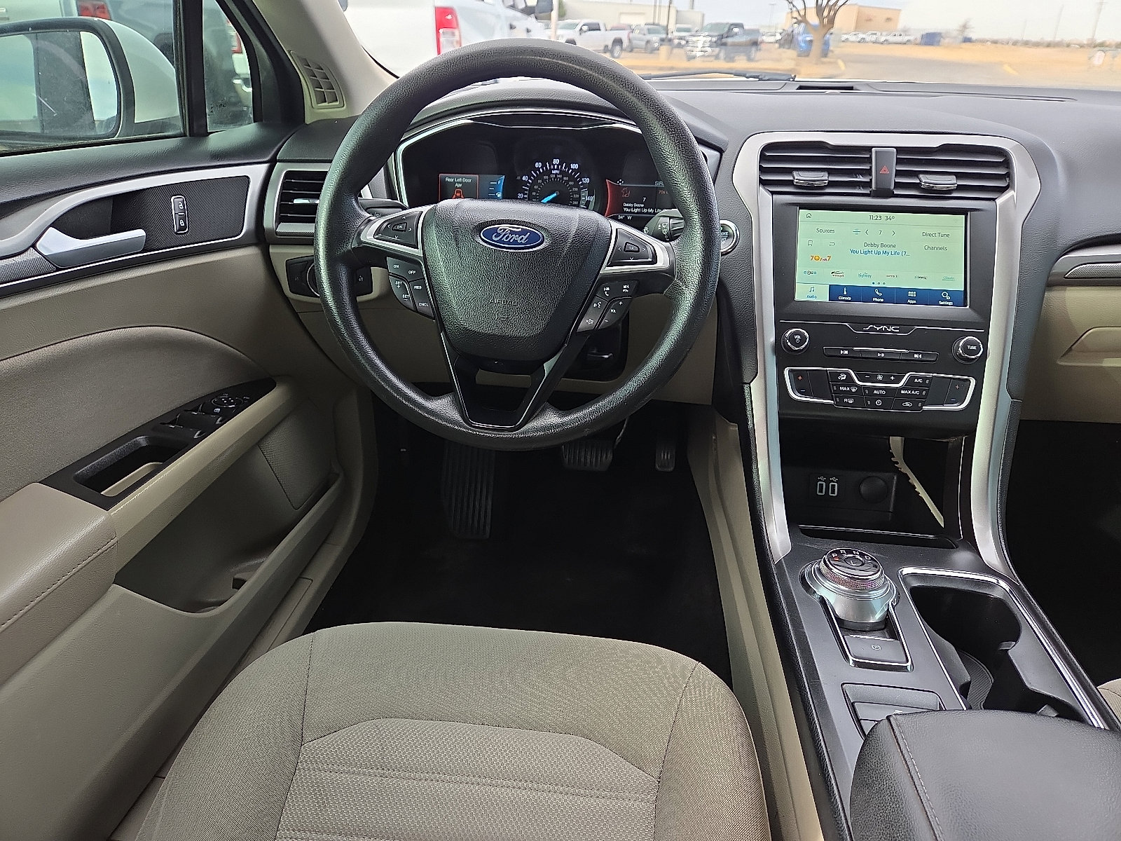 Used 2020 Ford Fusion SE image 9