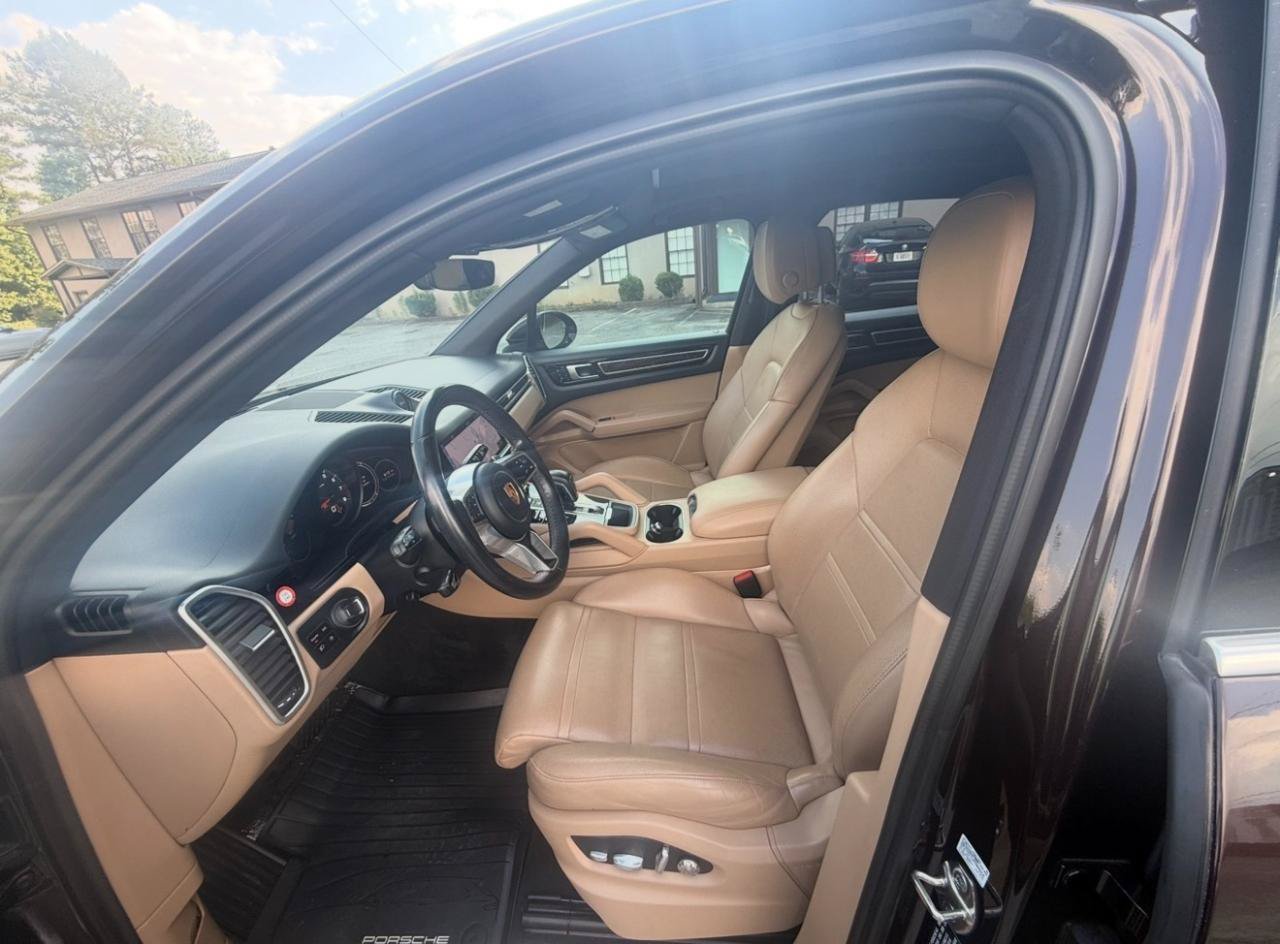 Used 2019 Porsche Cayenne AWD/4WD image 12