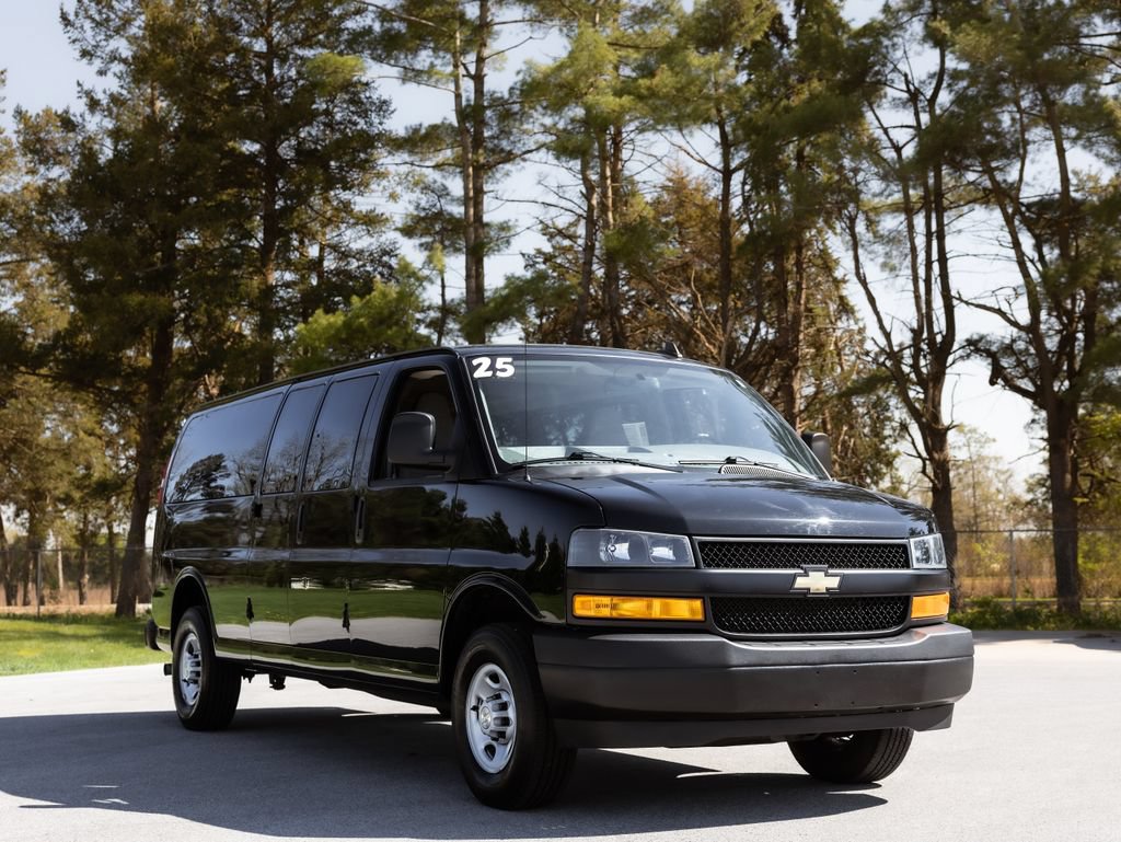 Used 2025 Chevrolet Express 3500 LS RWD image 1