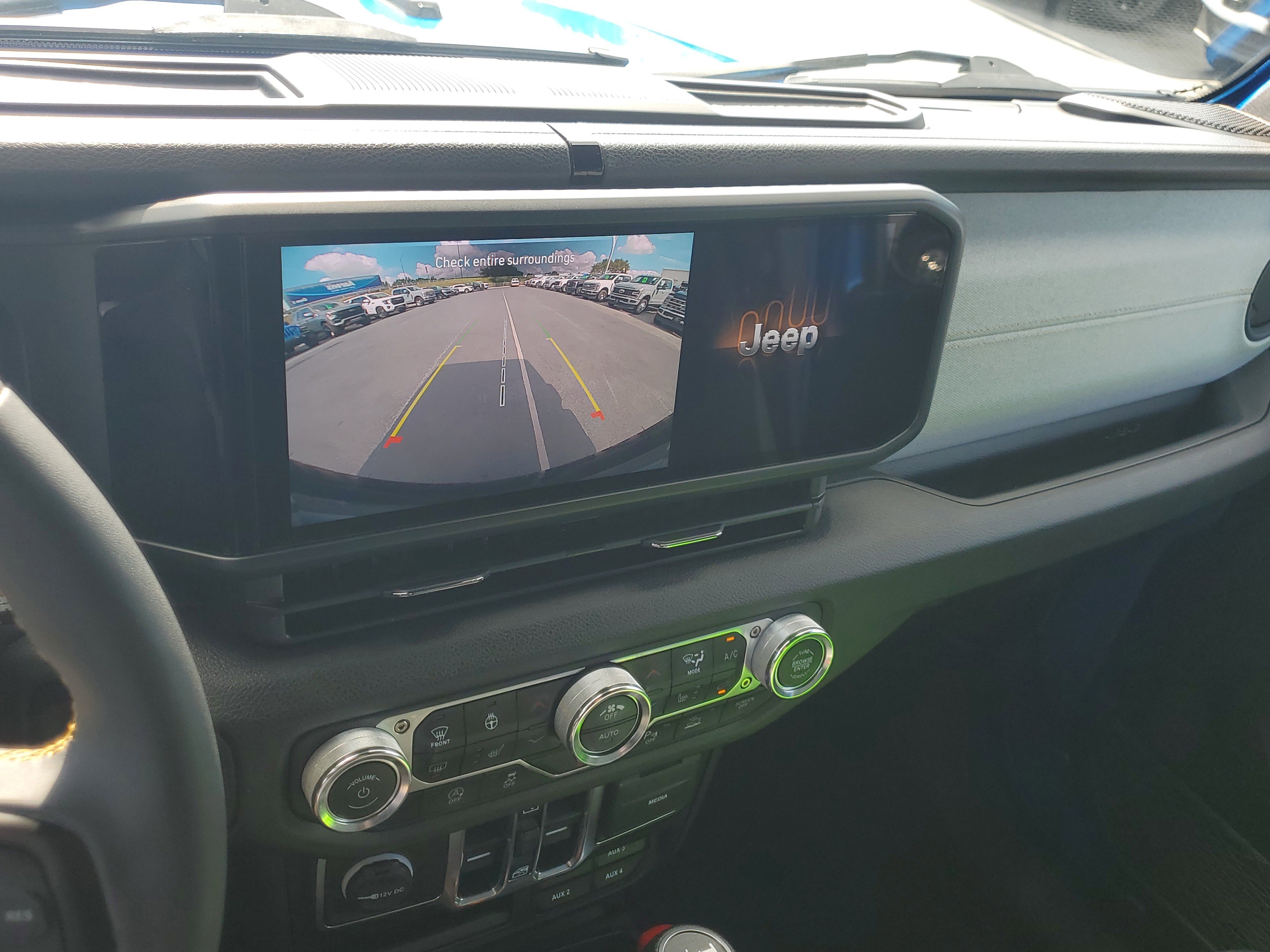 Used 2024 Jeep Wrangler Sport S image 25