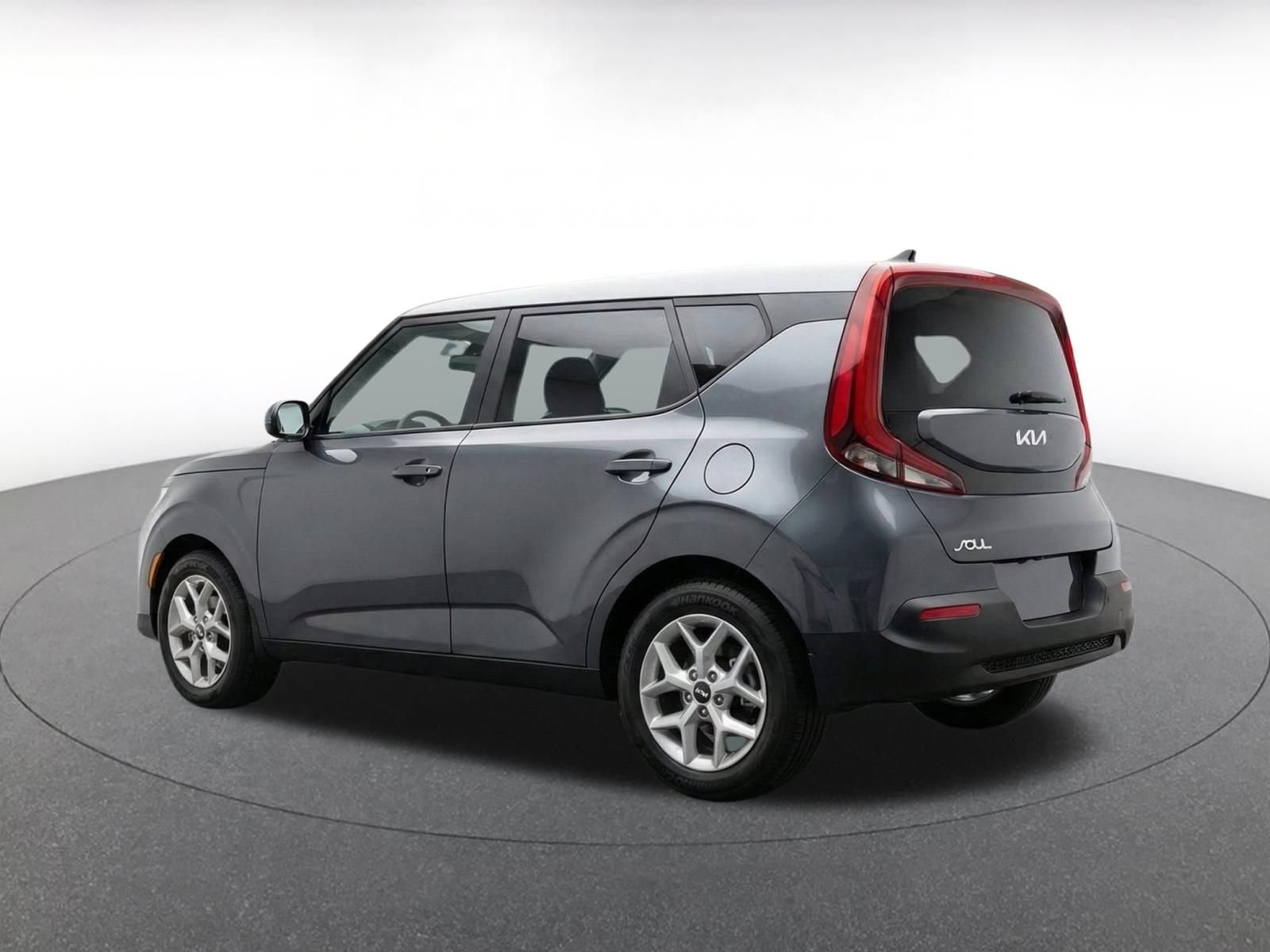 Used 2025 Kia Soul LX w/ LX Technology Package FWD image 7