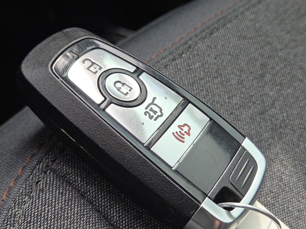 Used 2025 Ford Explorer Active RWD image 34