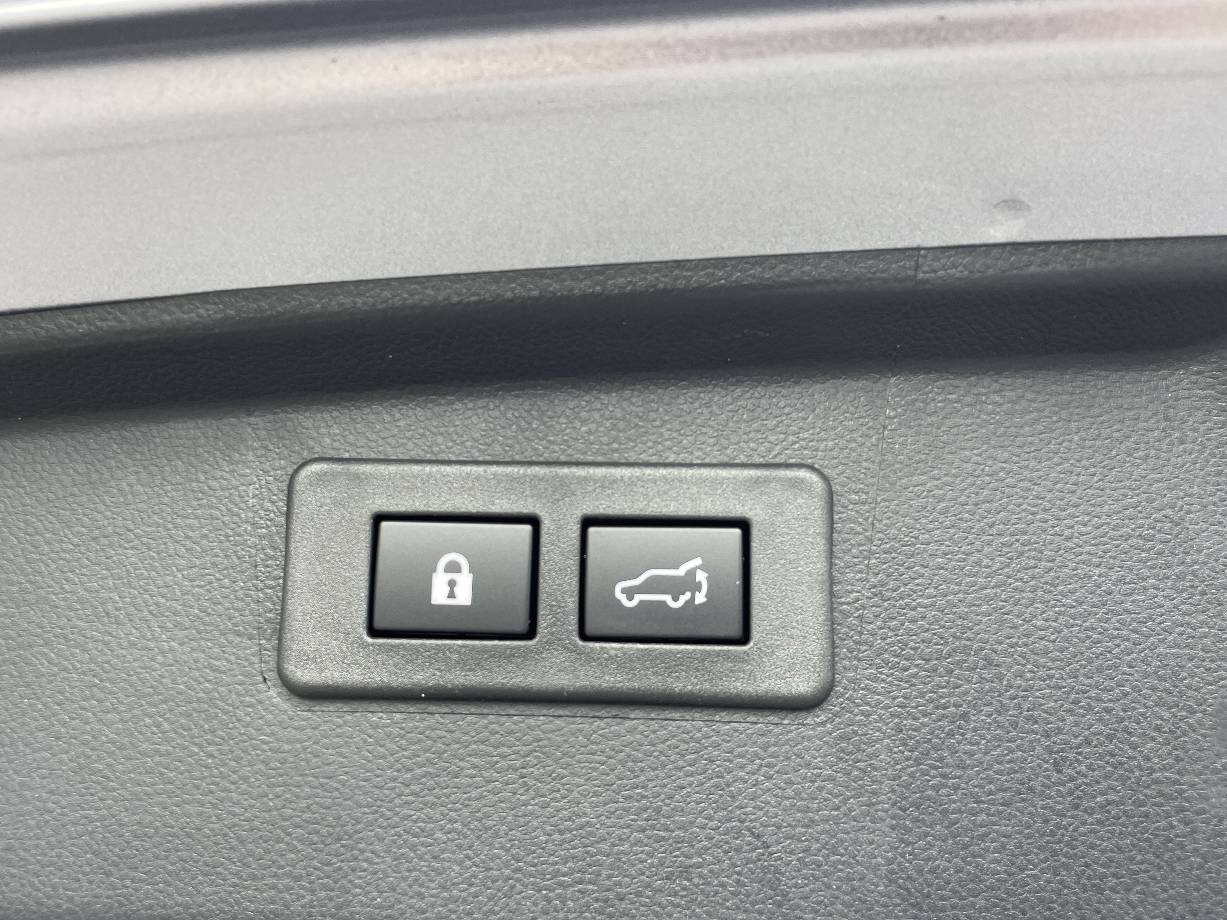 Certified 2025 Subaru Outback Touring w/ Tech Package 3 image 9