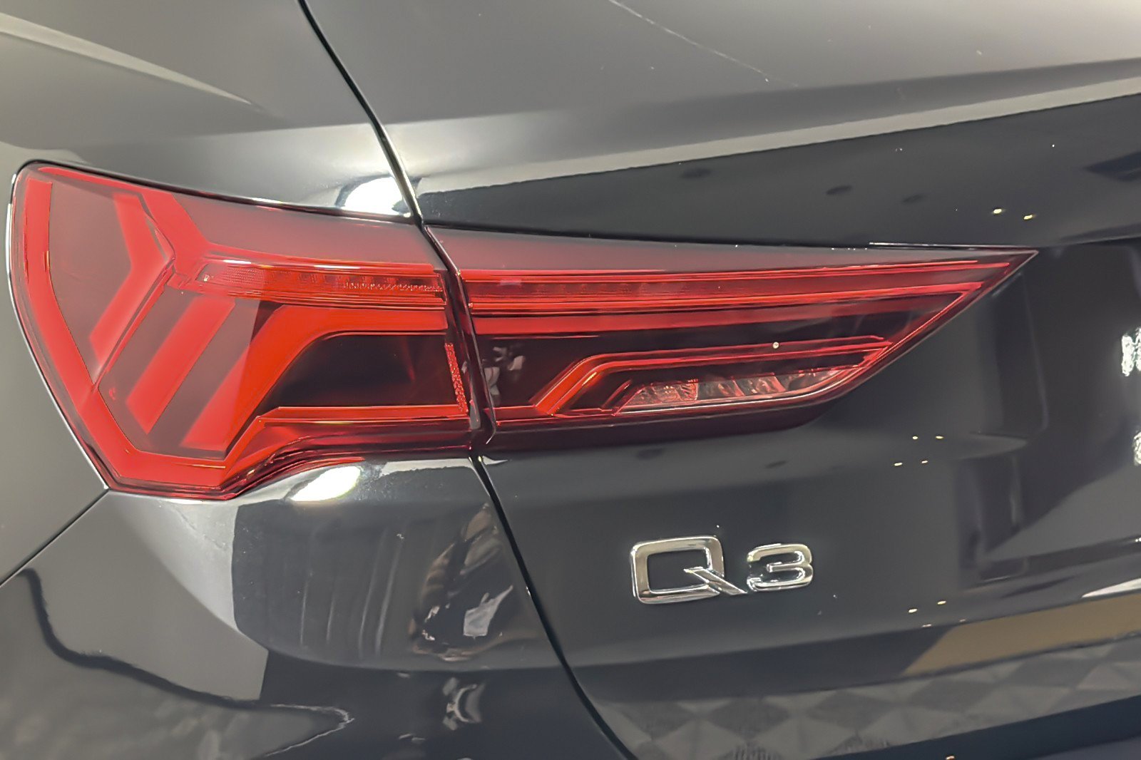 Used 2025 Audi Q3 2.0T Premium Plus w/ Premium Plus Package AWD/4WD image 26