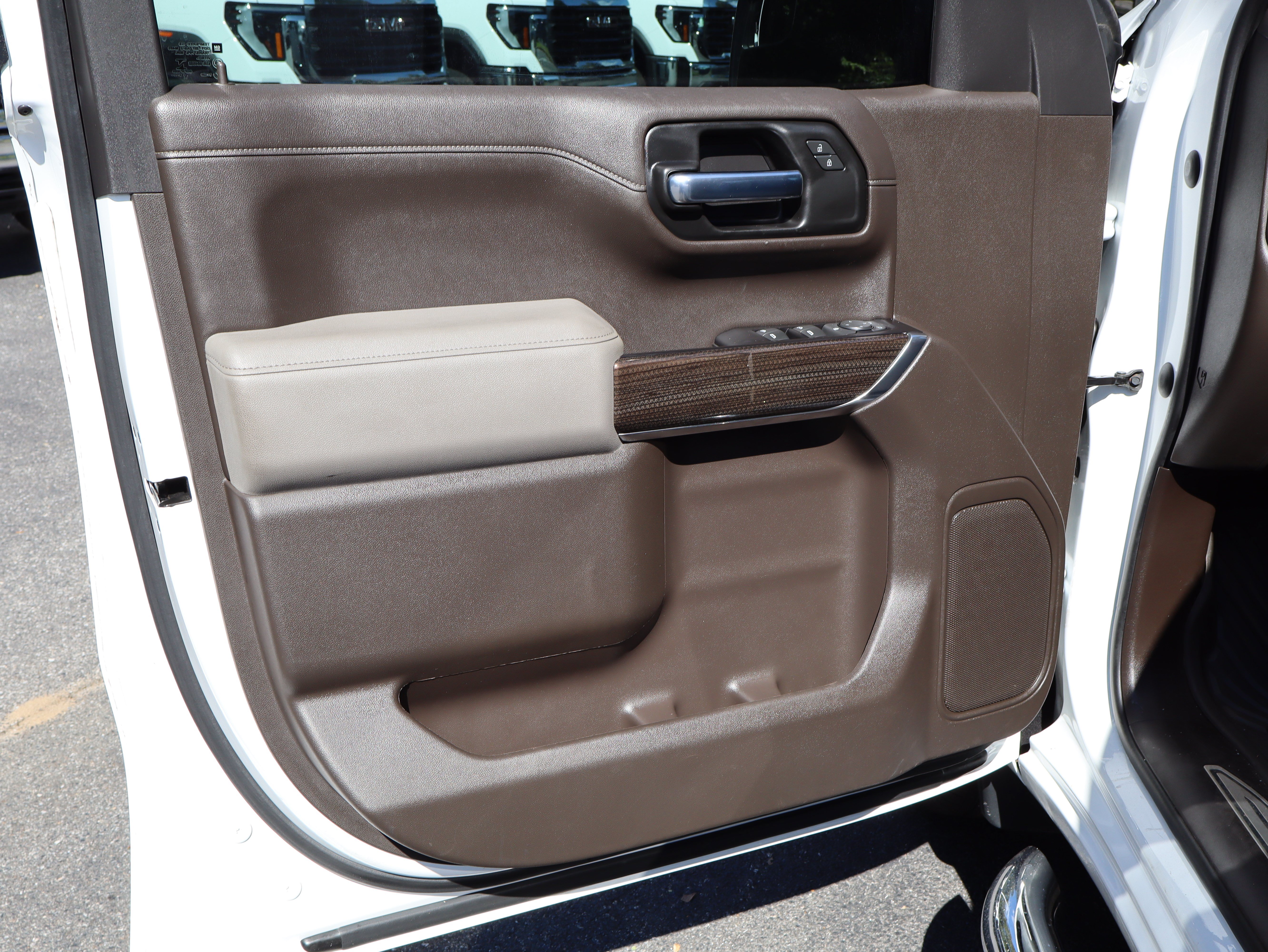 Used 2020 Chevrolet Silverado 1500 LT w/ All-Star Edition AWD/4WD image 18