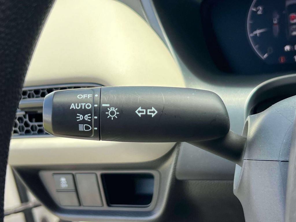Used 2023 Honda HR-V LX image 19