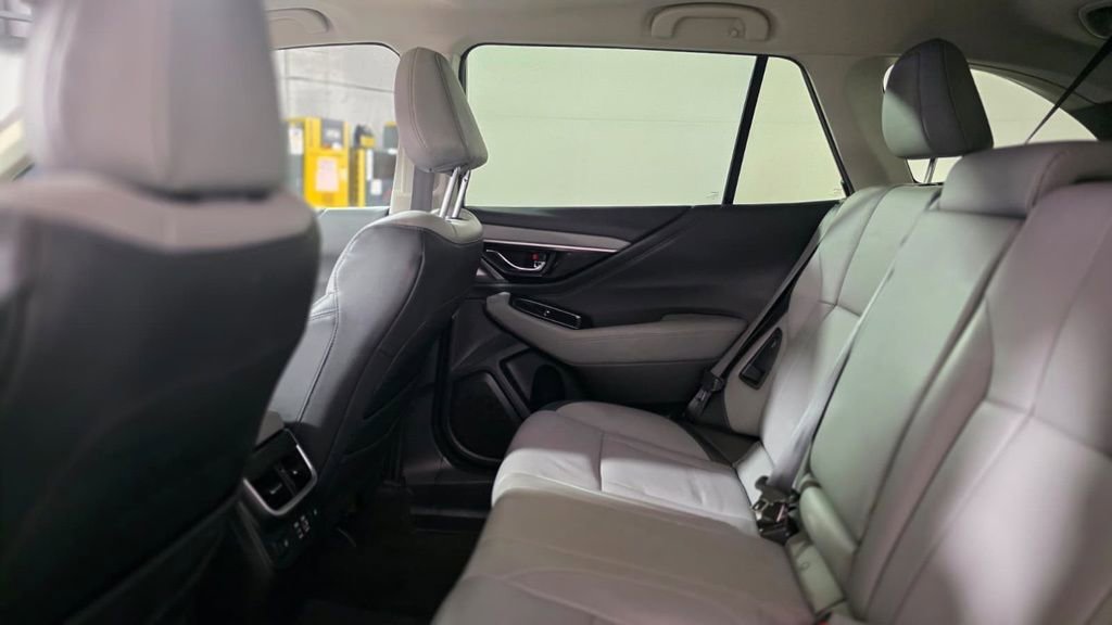 Used 2023 Subaru Outback Limited image 25