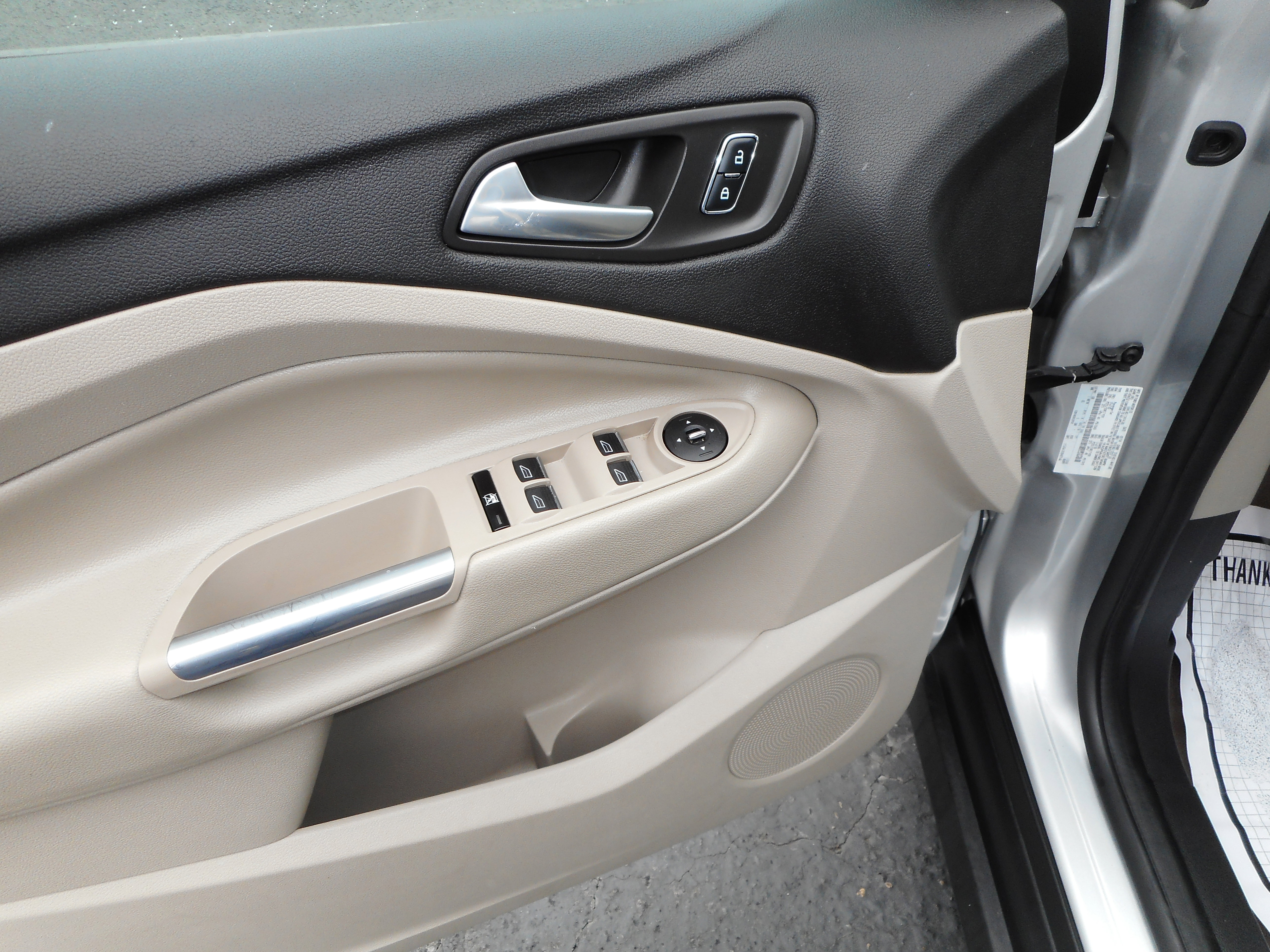 Used 2014 Ford C-MAX SE image 16