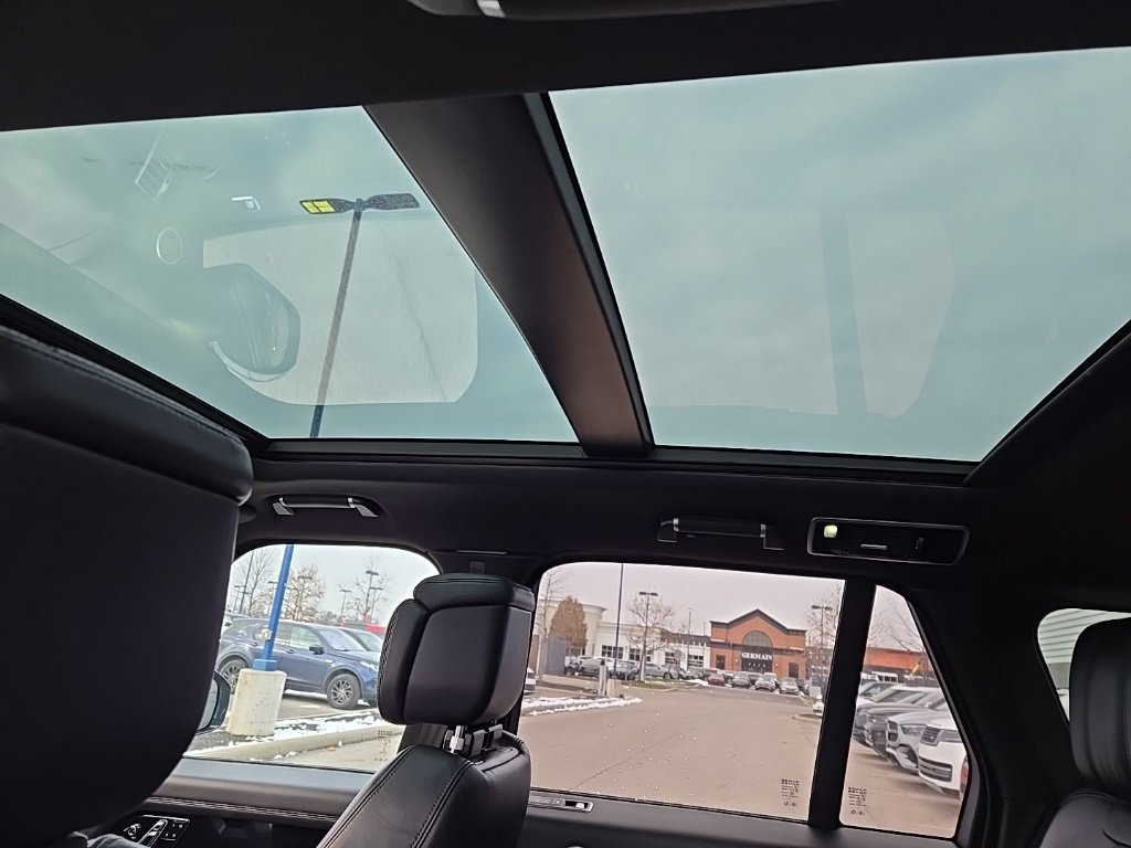 Used 2022 Land Rover Range Rover Westminster Edition image 10