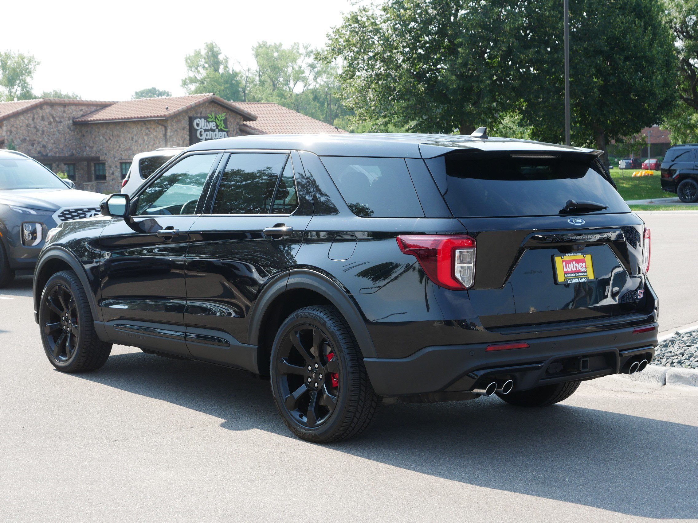 Used 2022 Ford Explorer ST w/ ST Street Pack AWD/4WD image 5