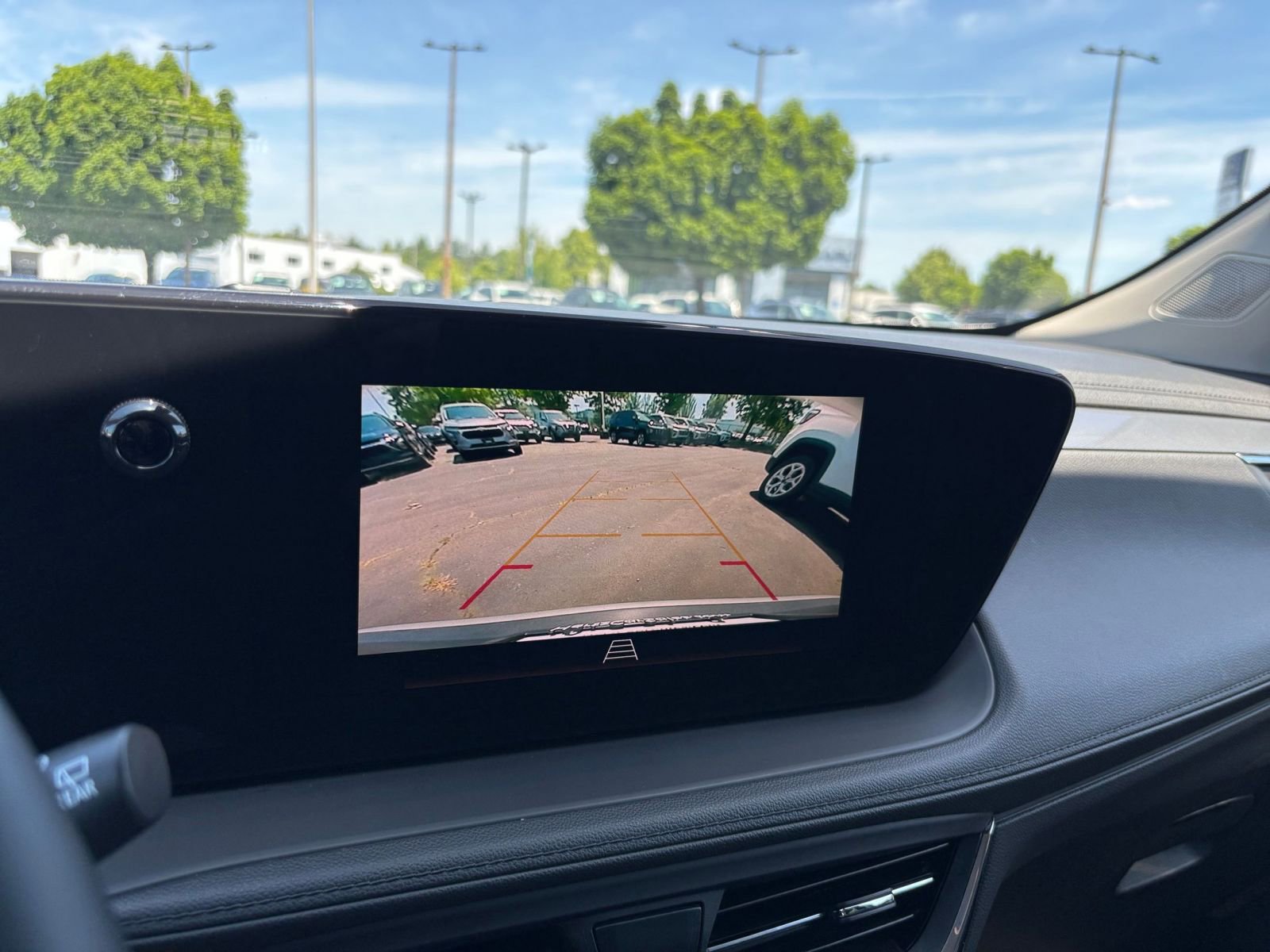 Used 2025 Buick Encore GX Preferred AWD/4WD image 23