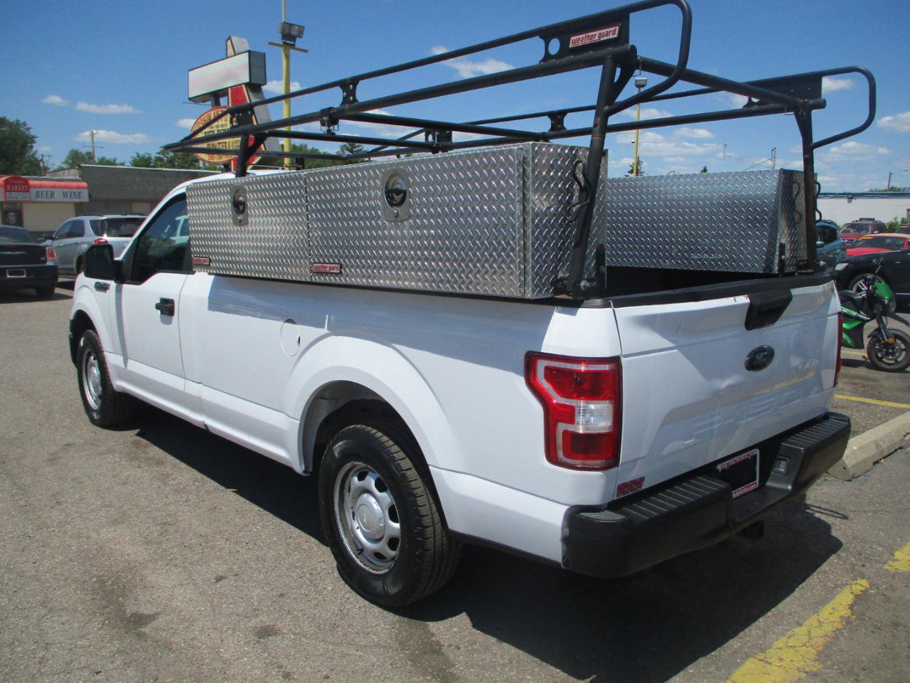 Used 2018 Ford F150 XL w/ Equipment Group 101A Mid RWD image 4