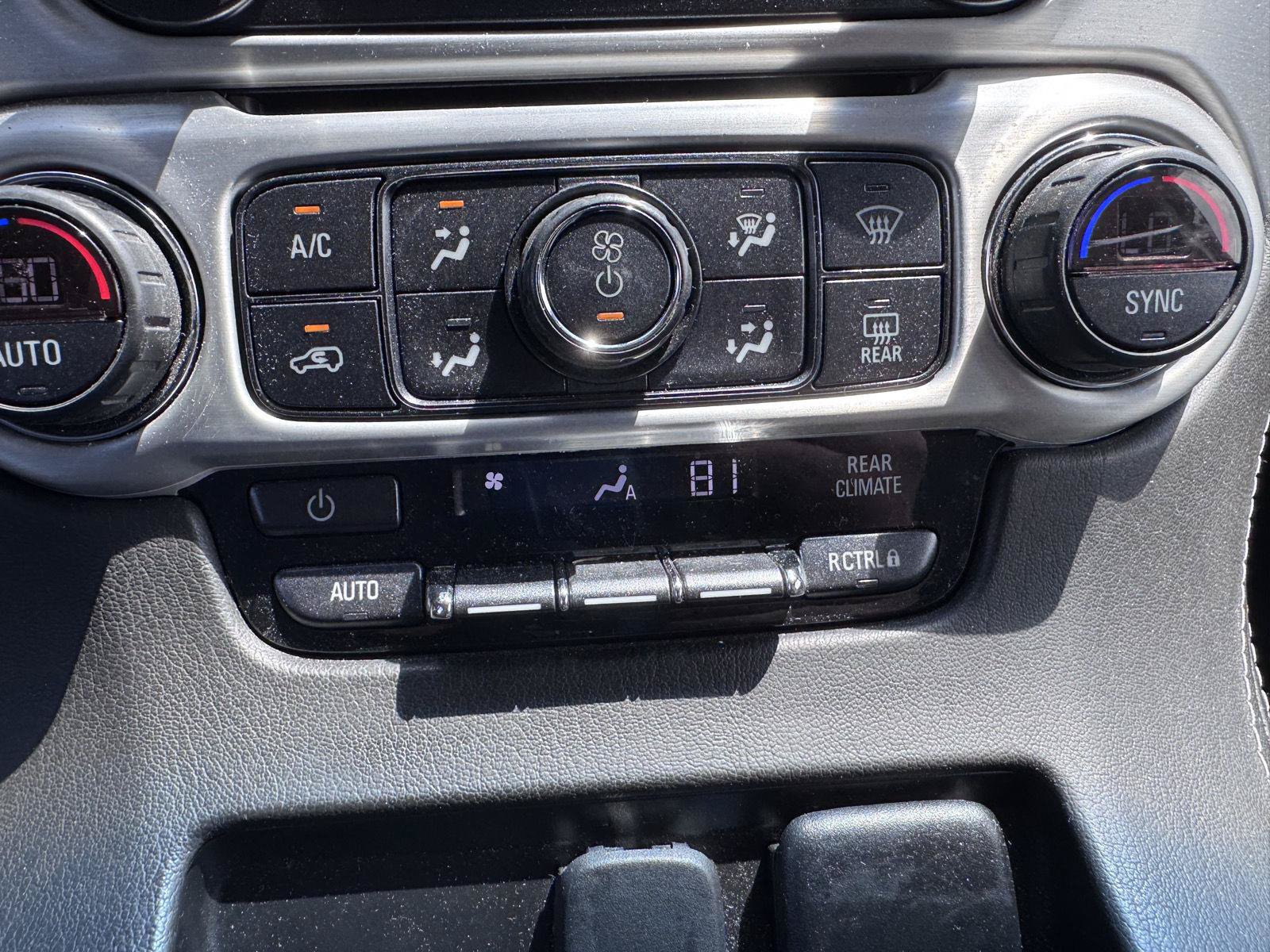 Used 2020 GMC Yukon SLE AWD/4WD image 17