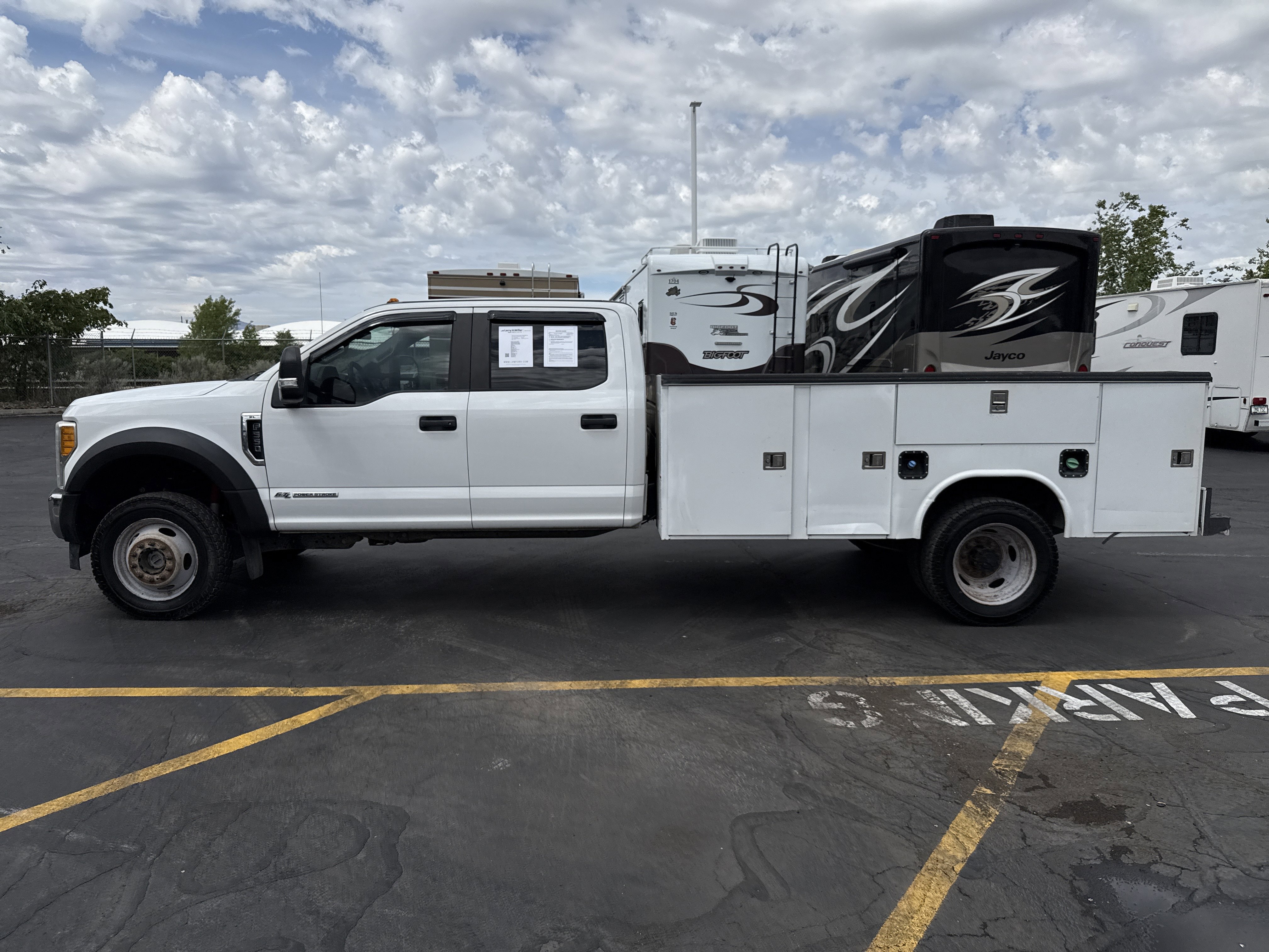 Used 2017 Ford F550 4x4 Crew Cab Super Duty w/ Power Equipment Group image 2