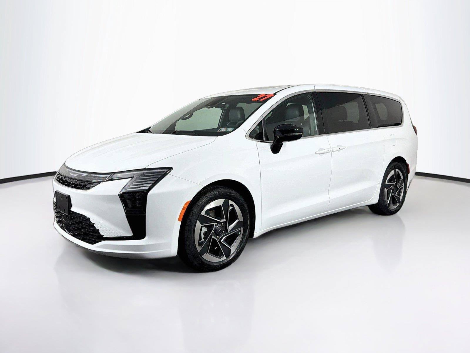 Used 2027 Chrysler Pacifica Limited FWD image 7