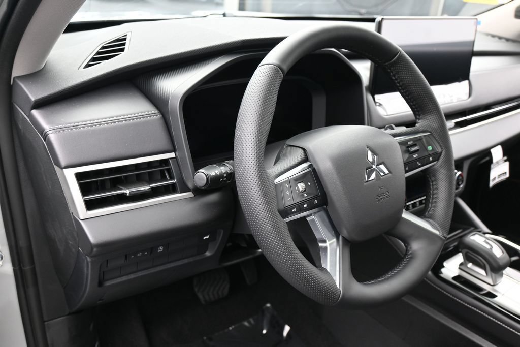 New 2026 Mitsubishi Outlander SE FWD image 15