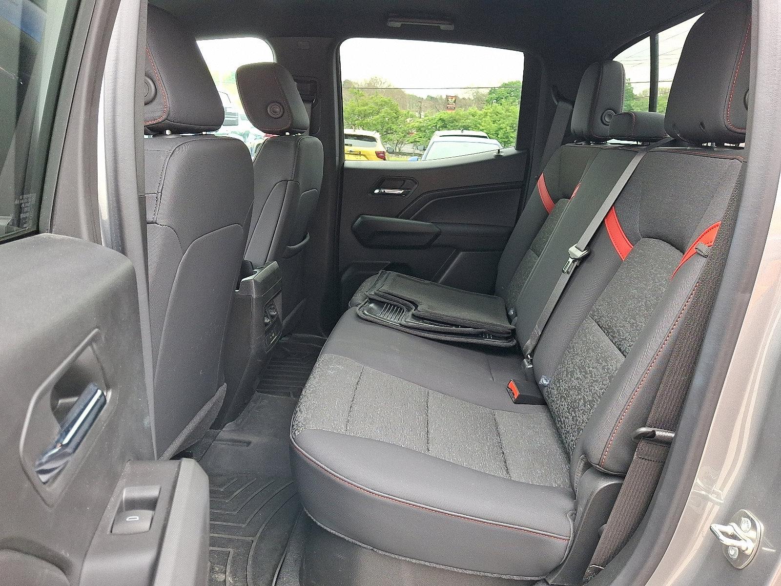 Certified 2024 Chevrolet Colorado Z71 w/ Z71 Convenience Package 2 AWD/4WD image 11