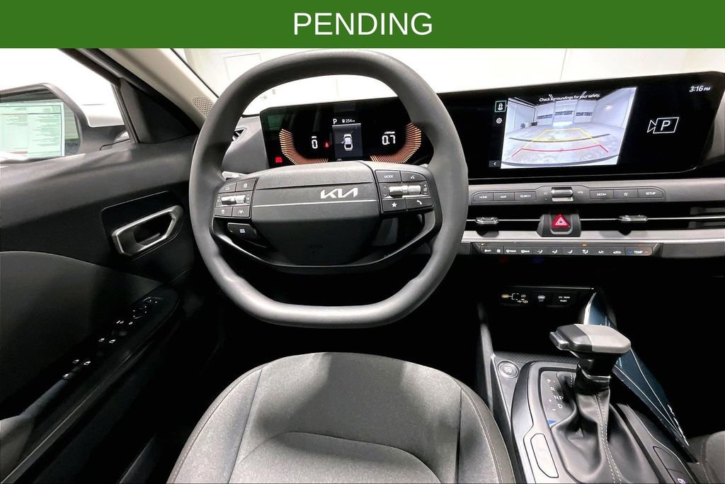 New 2025 Kia K4 LXS FWD image 12