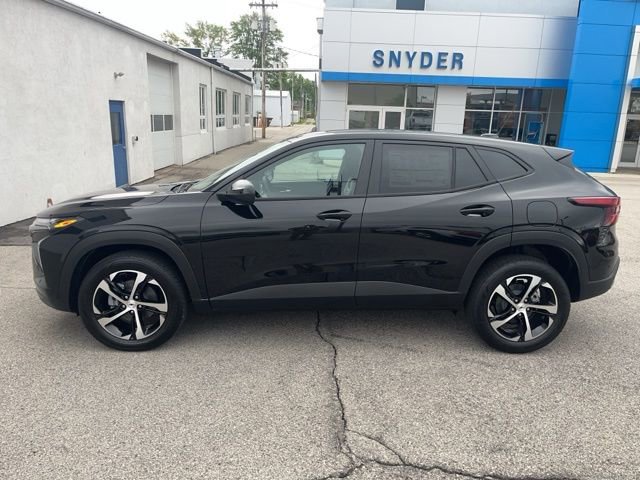 New 2026 Chevrolet Trax RS w/ Driver Confidence Package FWD image 2