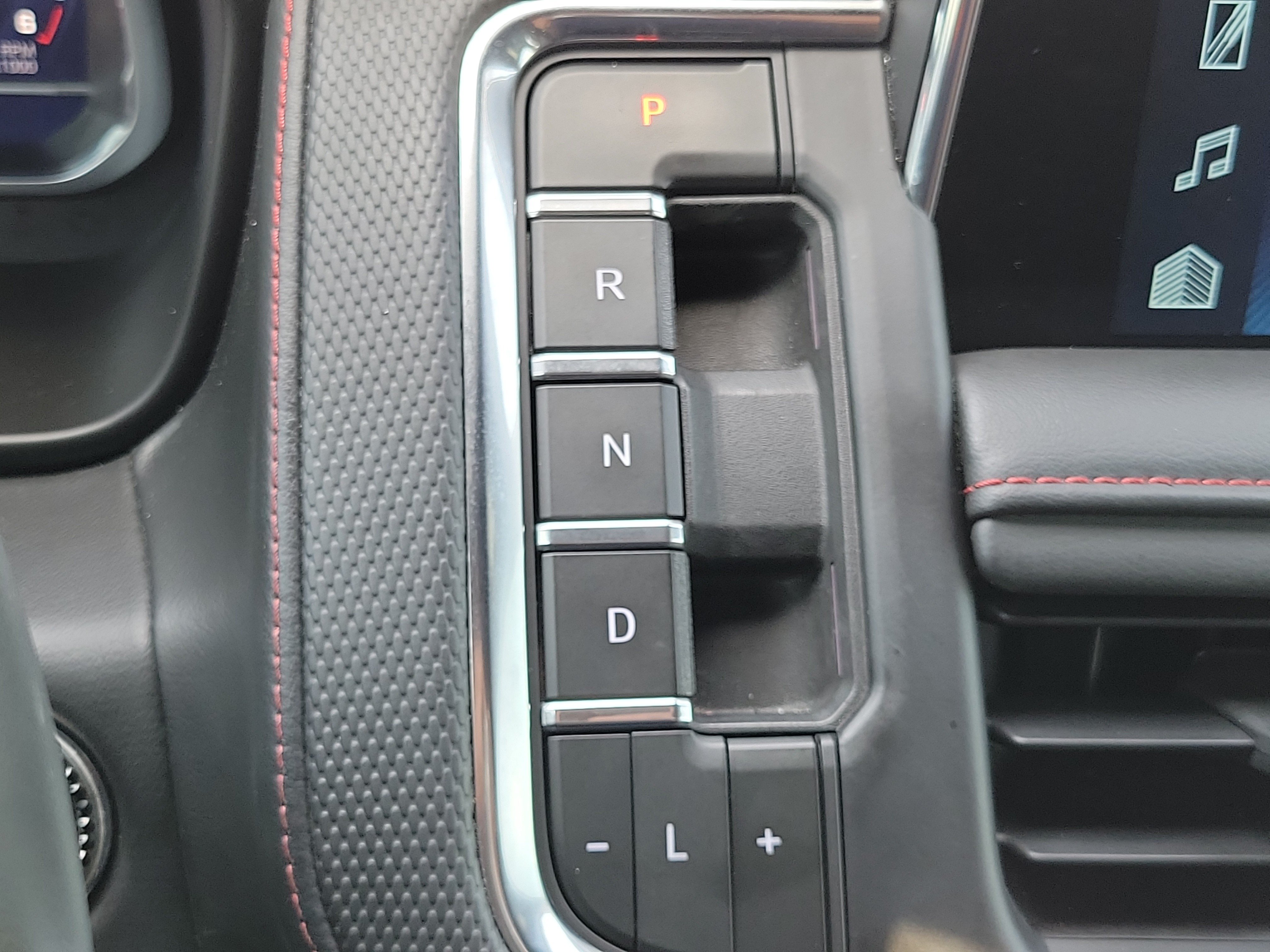 Used 2023 Chevrolet Suburban RST w/ Luxury Package RWD image 36