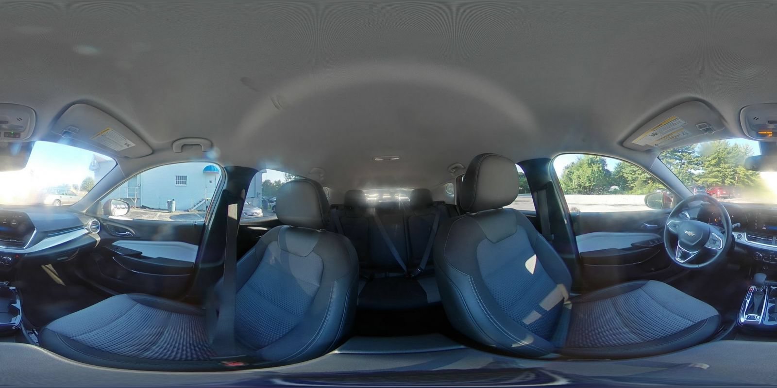 Used 2025 Chevrolet Trax LT w/ LT Convenience Package FWD image 42