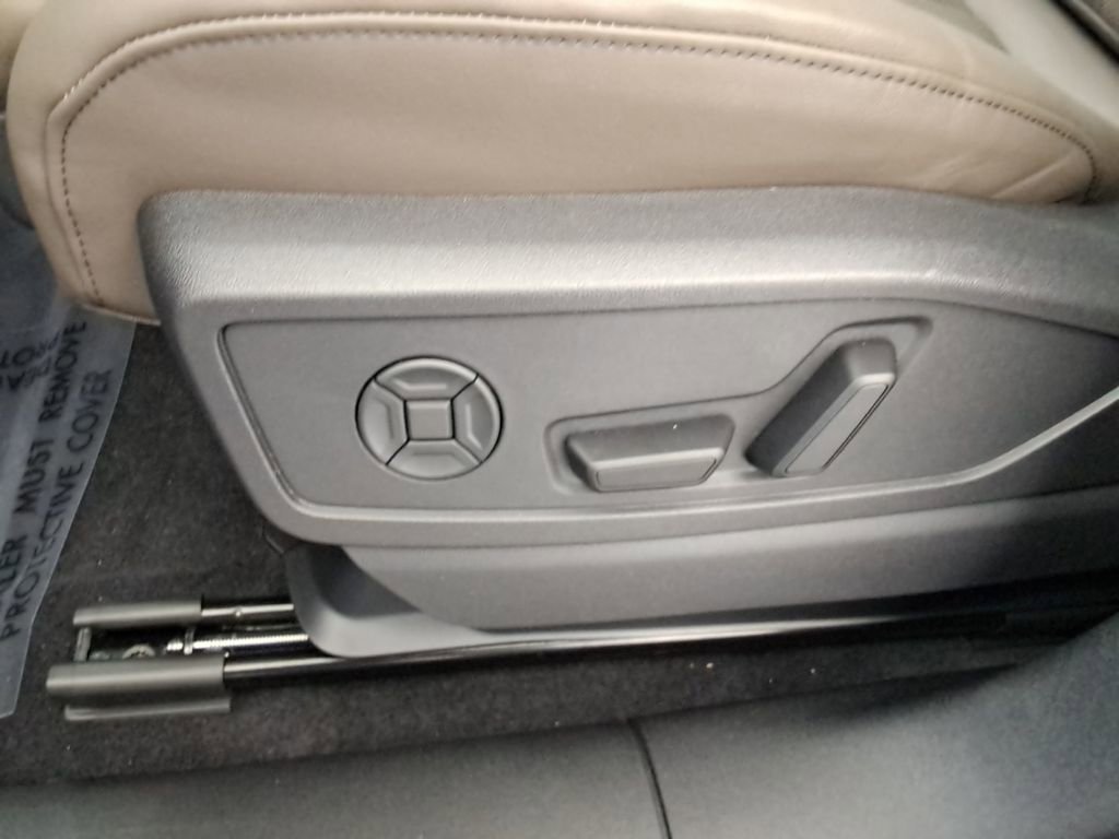 New 2025 Audi Q5 Prestige image 19