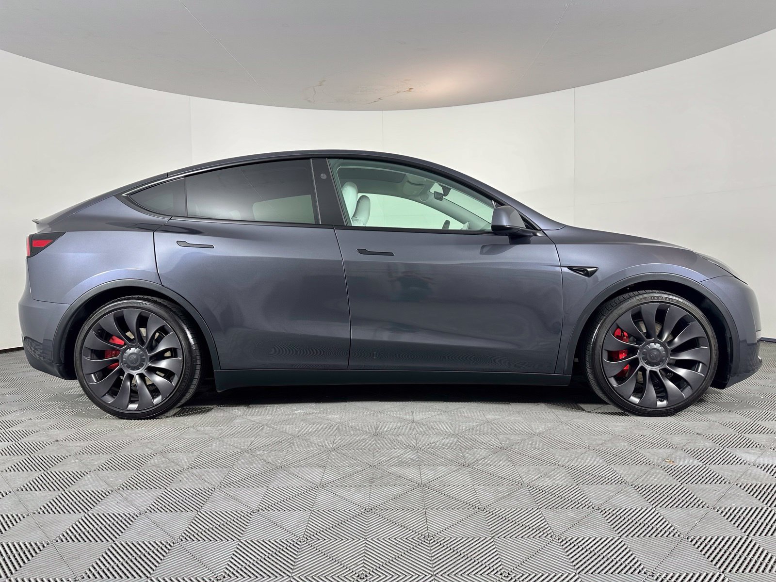 Used 2023 Tesla Model Y Performance AWD/4WD image 24