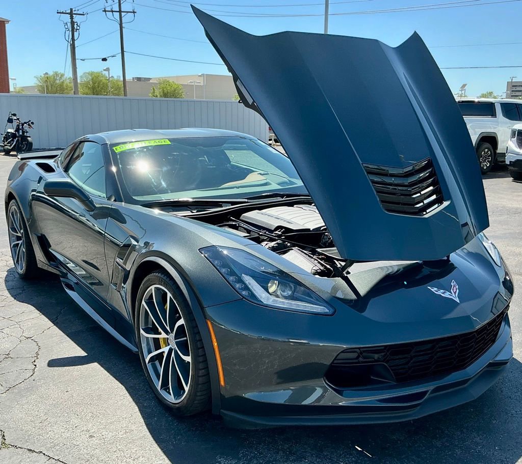 Used 2019 Chevrolet Corvette Grand Sport image 2