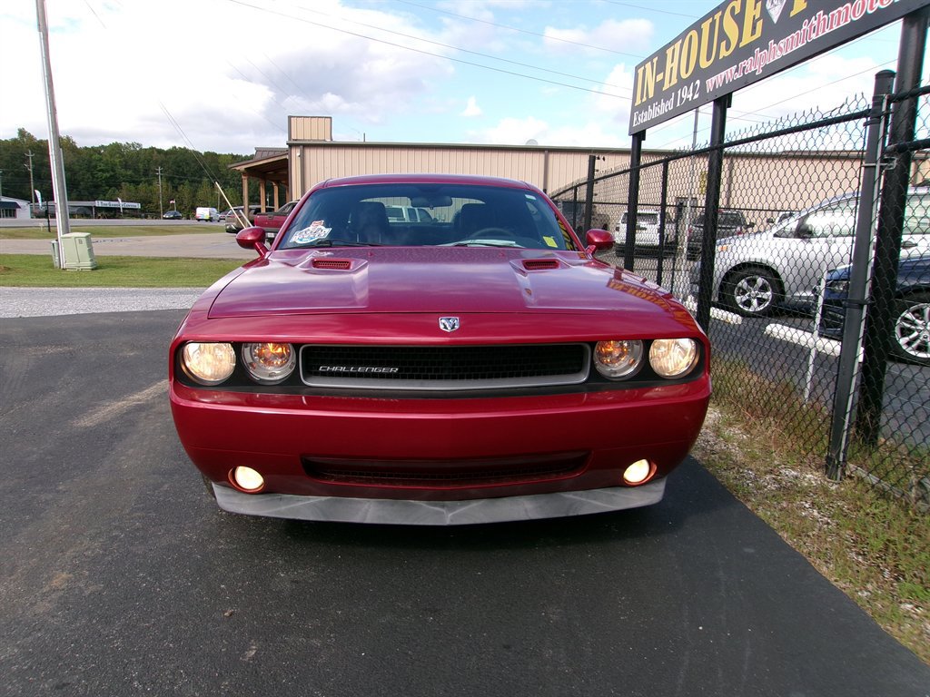 Used 2010 Dodge Challenger SE image 12